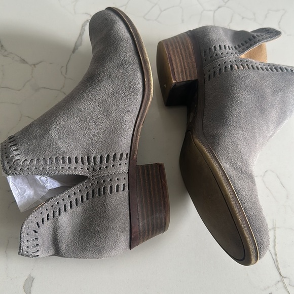 Lucky brand gray ankle boots size 8.5 - Picture 8 of 11